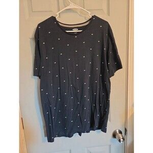Old navy T-shirt
